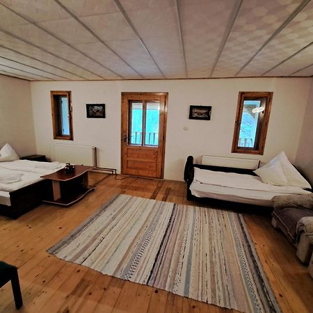 Casa Dintre Meri بويانا ميرولوي المظهر الخارجي الصورة